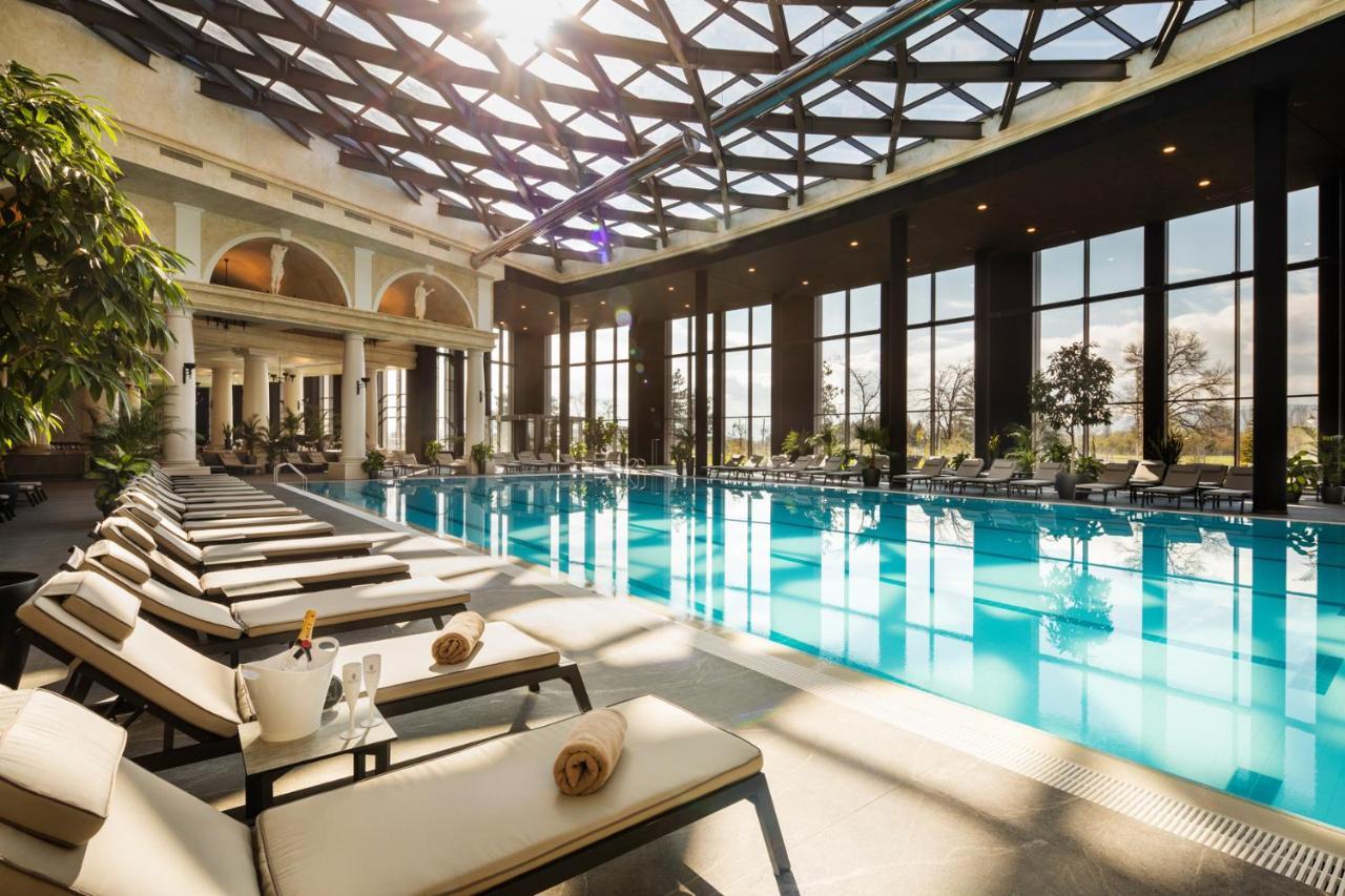 קאזאנלק Kings' Valley Medical & Spa Hotel מראה חיצוני תמונה The pool at the spa
