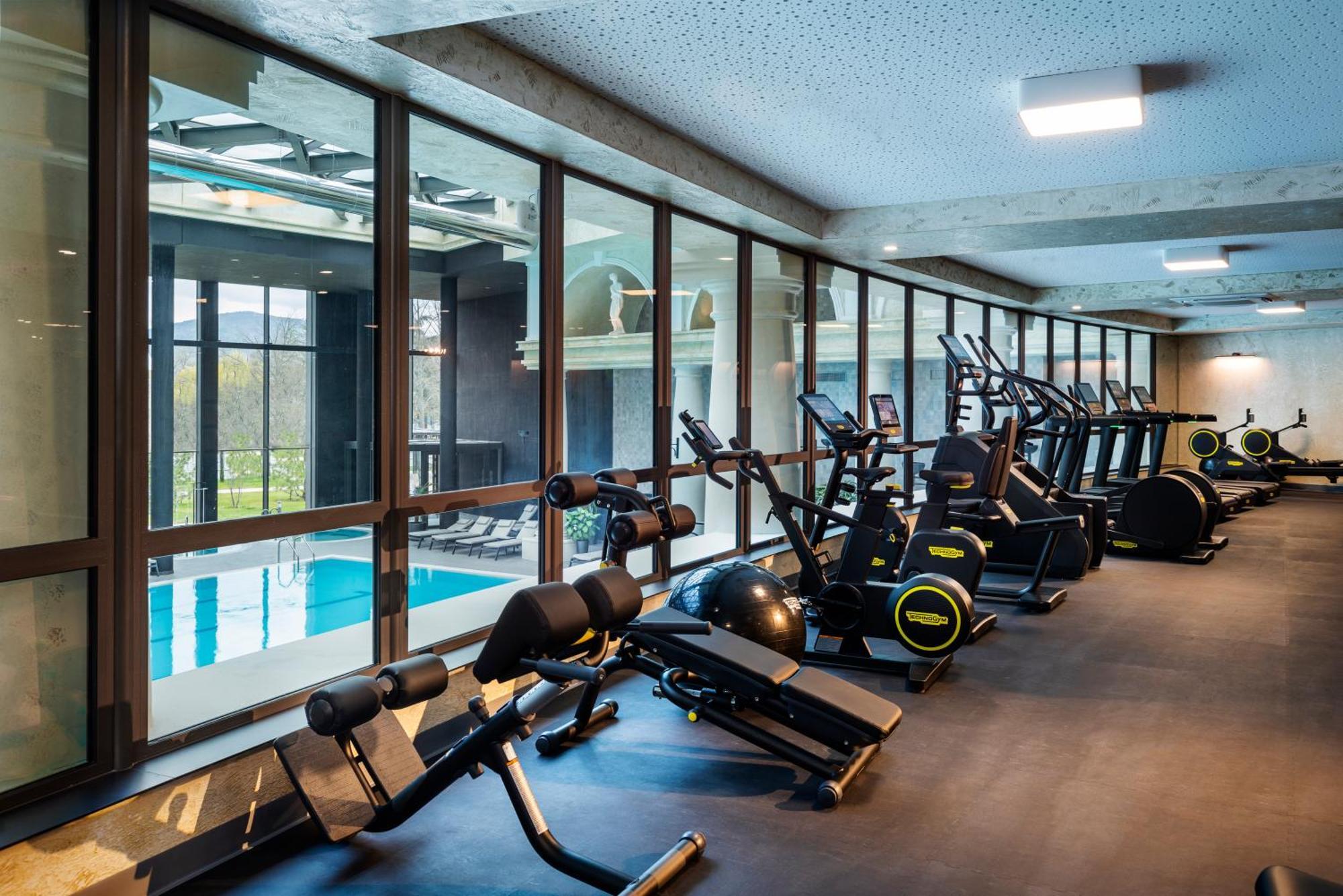קאזאנלק Kings' Valley Medical & Spa Hotel מראה חיצוני תמונה The gym at the hotel