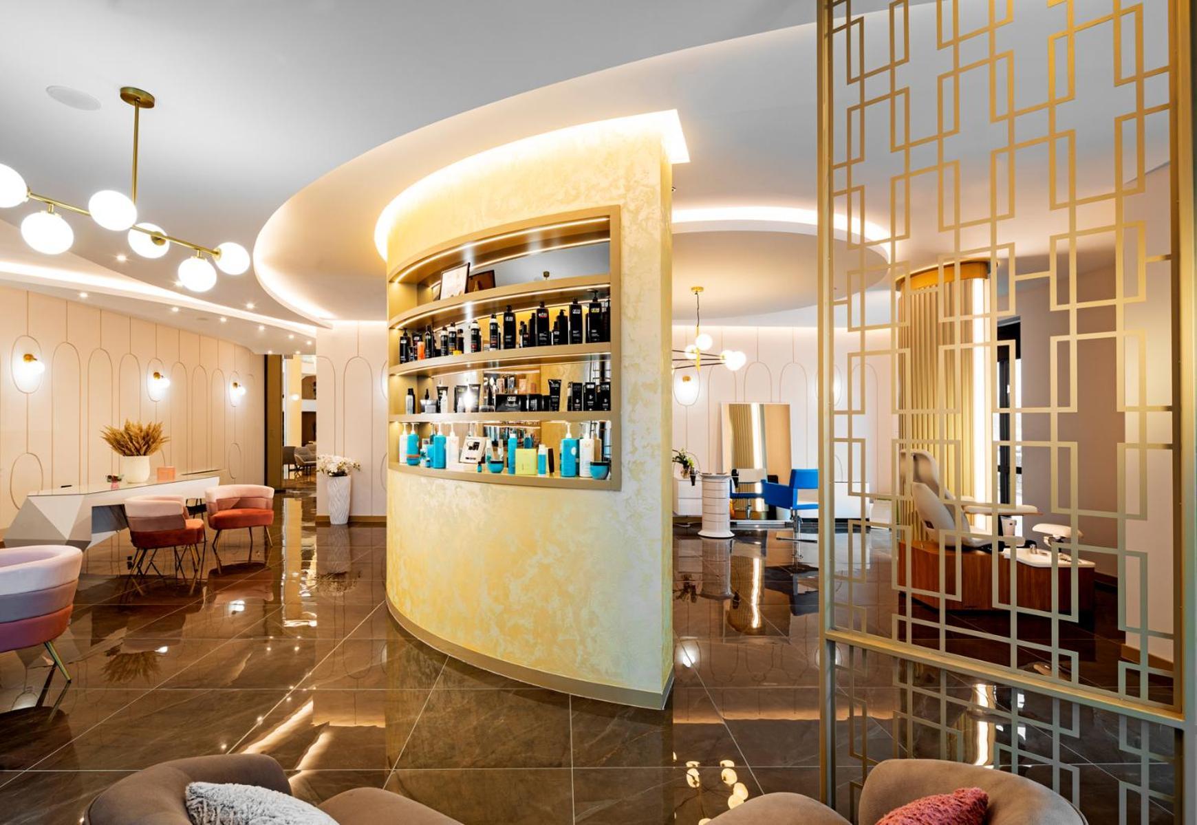 קאזאנלק Kings' Valley Medical & Spa Hotel מראה חיצוני תמונה The interior of the salon